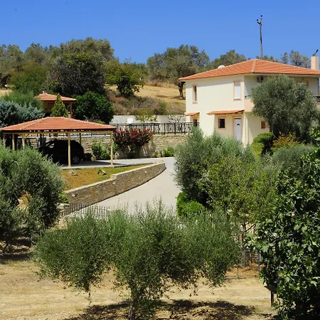 Giorgios Villa *